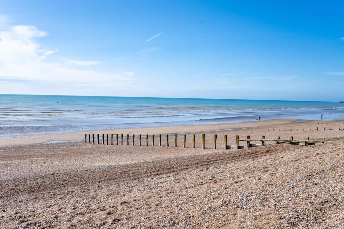 Villa Escape To Paradise At Pevensey Bay Holiday Park 13 Woodland Walk Extérieur photo