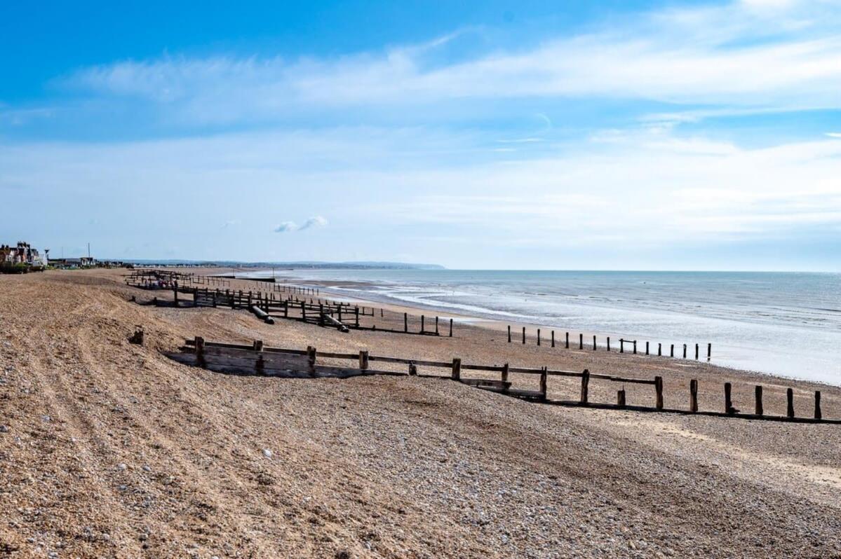 Villa Escape To Paradise At Pevensey Bay Holiday Park 13 Woodland Walk Extérieur photo