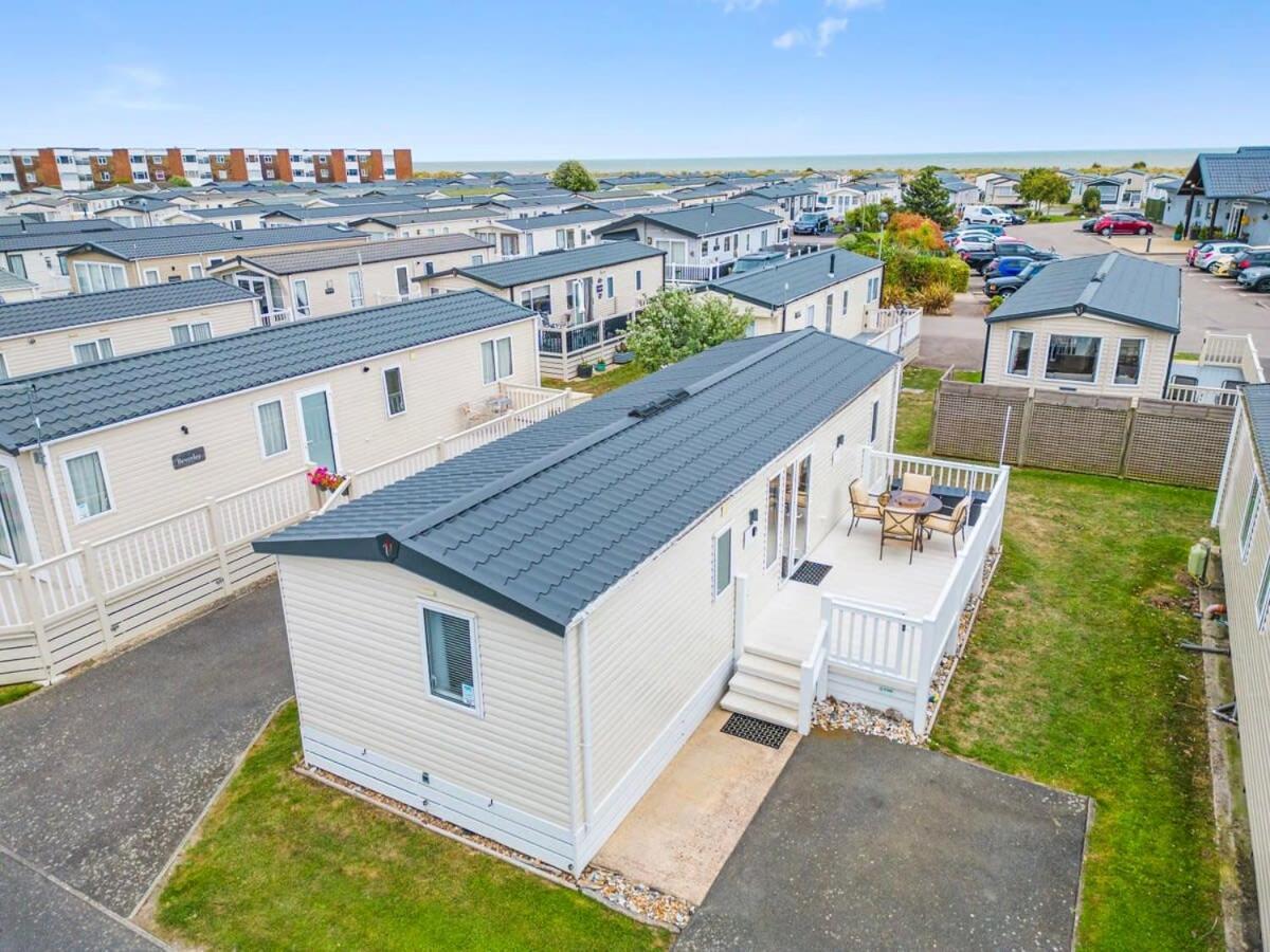 Villa Escape To Paradise At Pevensey Bay Holiday Park 13 Woodland Walk Extérieur photo